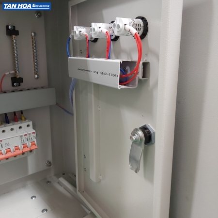 Tủ điện phân phối cho hệ bơm nước rửa sàn
