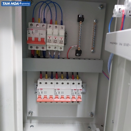 Tủ điện phân phối cho hệ bơm nước rửa sàn